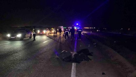 Aracın çarpmasıyla 25 metre sürüklenen yabancı asıllı yaya hayatını kaybetti