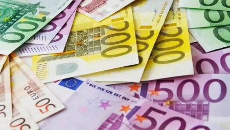 DÖVİZ KURLARI ŞİMDİKİ: 21 Nisan 2025 bugün dolar ne kadar, euro kaç TL? Merkez Bankası CANLI döviz kurları!