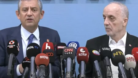 Türk-İş’i ziyaret eden CHP lideri Özel: Asgari ücret Temmuz’da artırılmalı